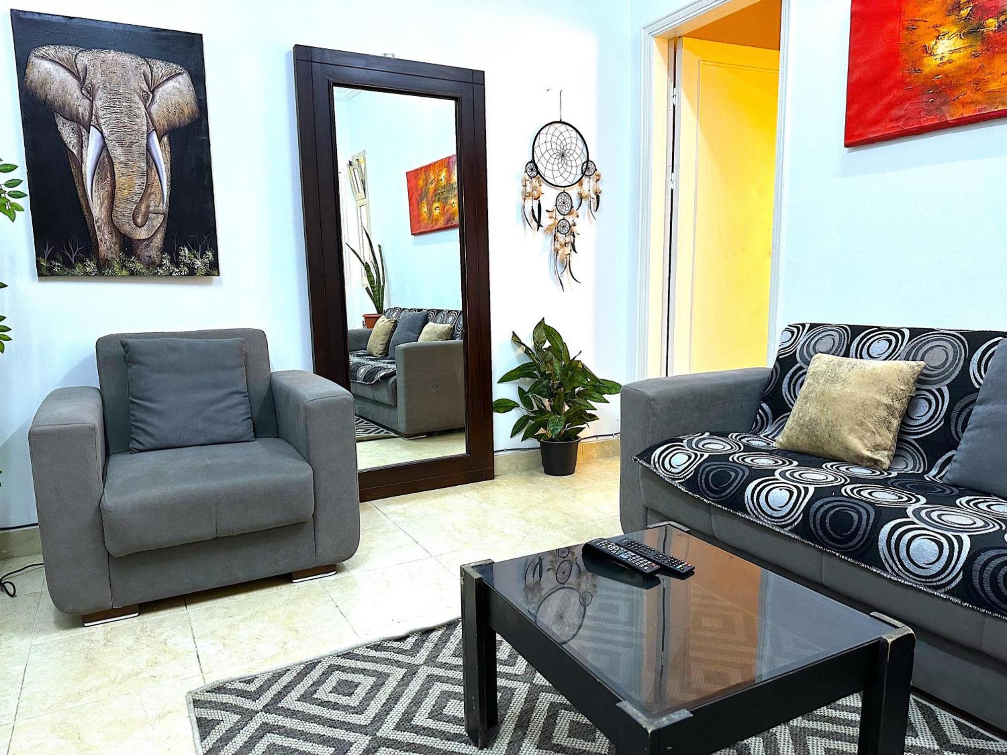 Elephant House With Sea View Apartament